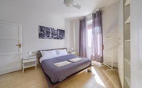 Twelveholly Apartment